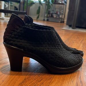 Size 40 Bernie Mev peep toe bootie heels